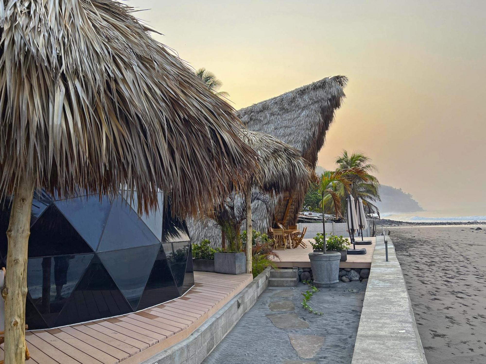 Almare Zonte - Beachfront Glamping Hotel El Zonte Exteriör bild