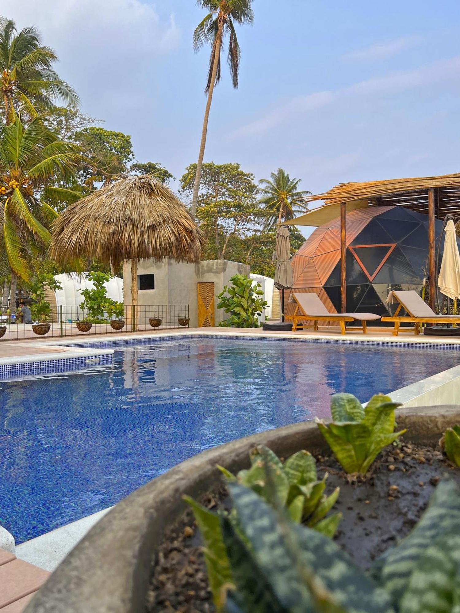 Almare Zonte - Beachfront Glamping Hotel El Zonte Exteriör bild